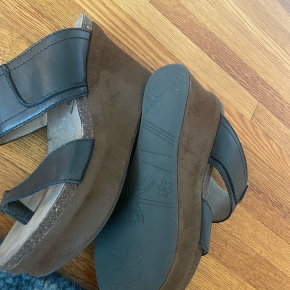 OTBT Brookfield Wedge Sandals - Size 7.5 - Picture 2 of 4